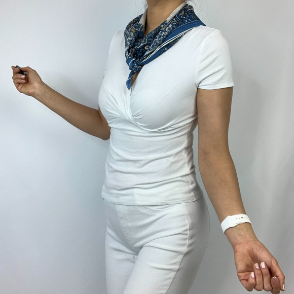 Beautiful Square SCARF - Picture 2 of 3